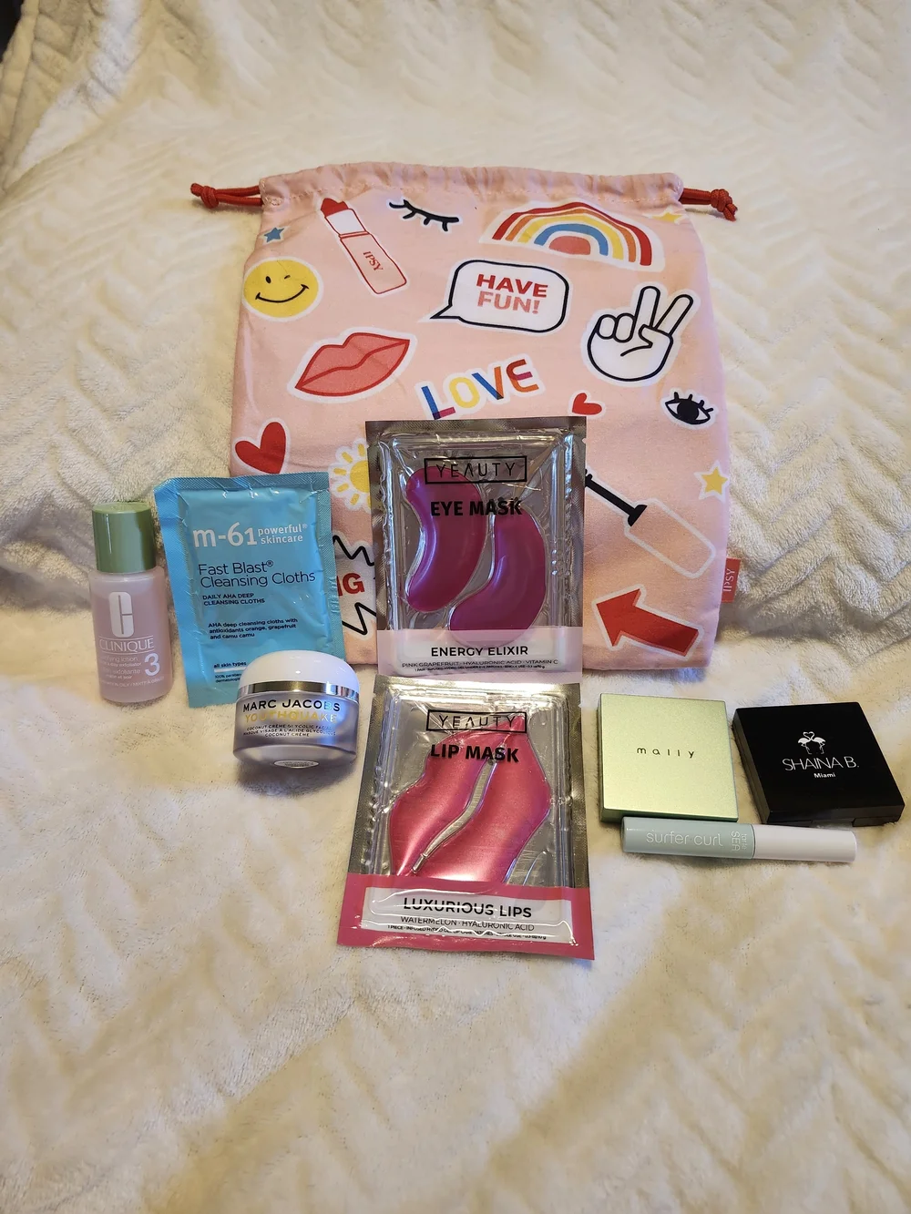 Beauty 8 Pack Skincare Set in Pink – Clinique, Marc Jacobs & More